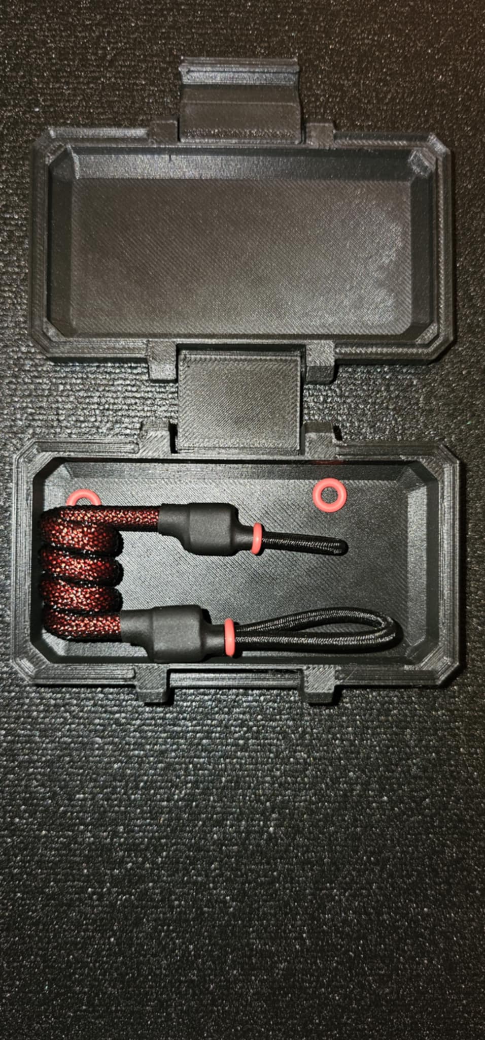 Helixhold Tether (Red/Black)