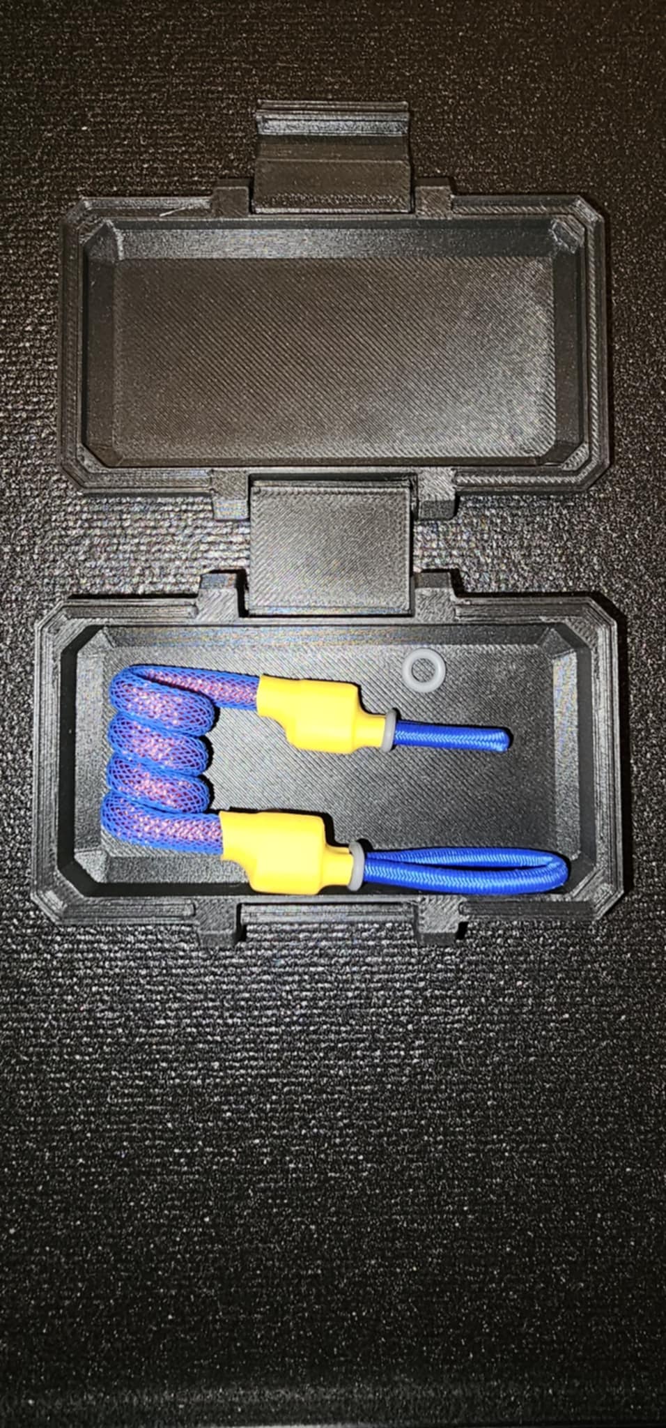 Helixhold Tether (Red/Yellow/Blue/Gray)