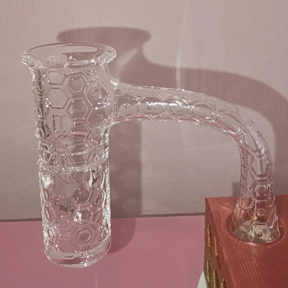 A professional Papa D Bucket Banger in Clear Quartz designed for high-heat retention on 12mm dabbing rigs. Close-up of a clear quartz Papa D bucket banger showcasing the deep-well architecture for efficient concentrate use.