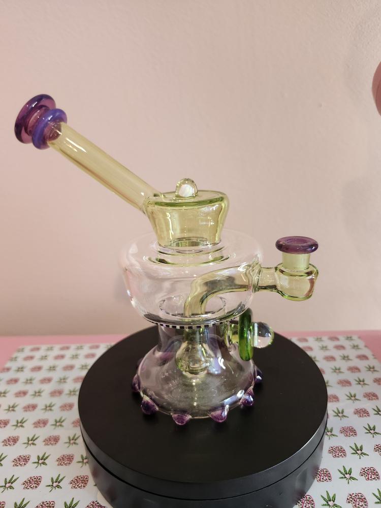 close-up of glass joint and chamber detailing showing smooth borosilicate construction and clean connection points