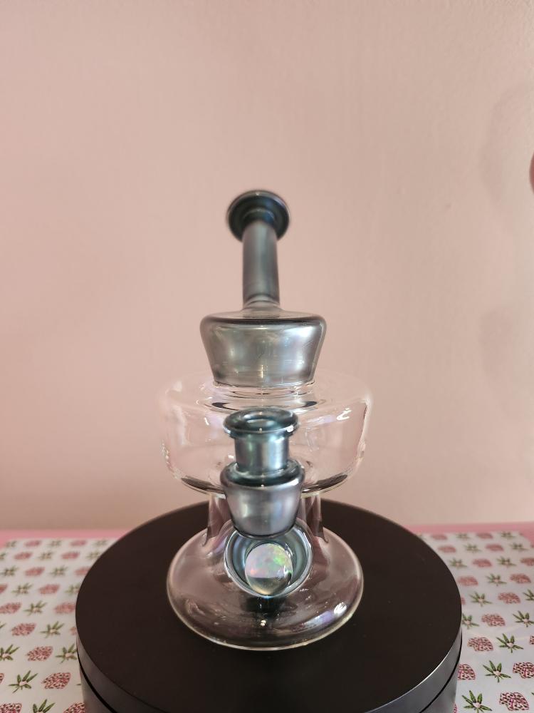 MAC Savage Urn Rig 3 glass dab rig shown in full front view highlighting its urn-inspired sculptural chamber and thick premium glass build